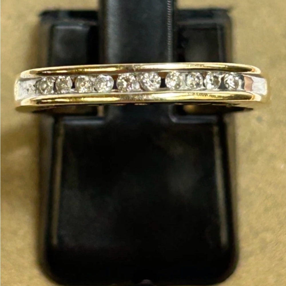 SOLD Elegant 14k solid gold natural diamond ring stunning says I love you